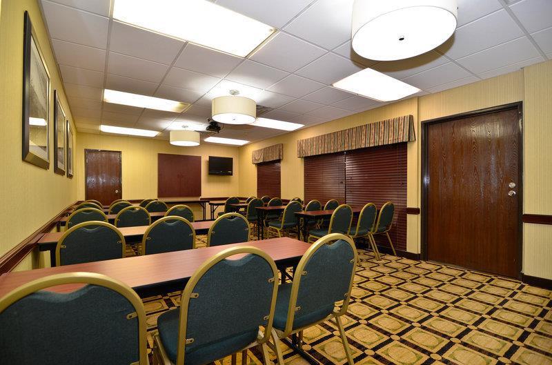 Best Western Plus Galleria Inn & Suites Memphis Bisnis foto